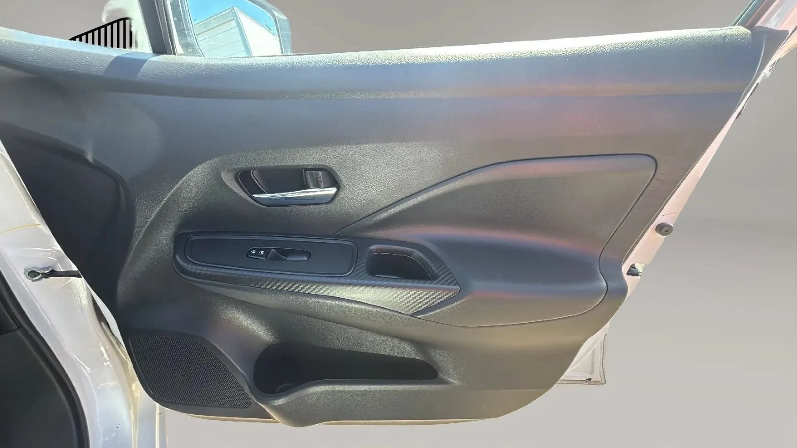 Used 2024 Nissan Versa SV FWD image 30