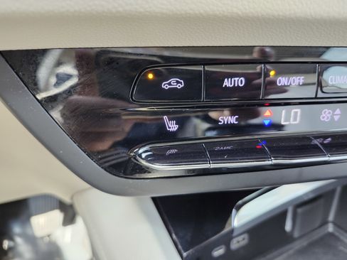 Used 2023 Buick Envision Preferred image 8