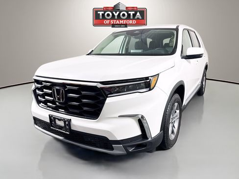 Used 2025 Honda Pilot EX-L image 3