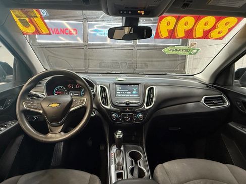 Used 2018 Chevrolet Equinox LT image 12