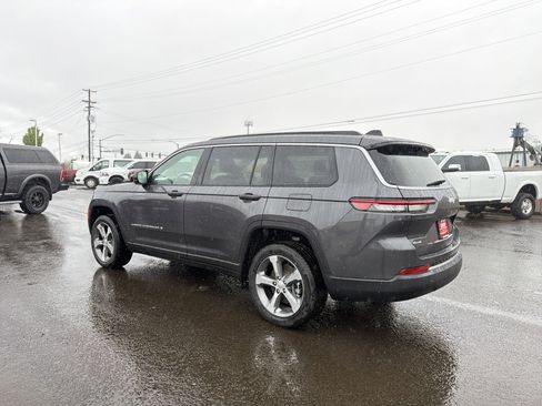 New 2026 Jeep Grand Cherokee L Limited w/ Luxury Tech Group II AWD/4WD image 3