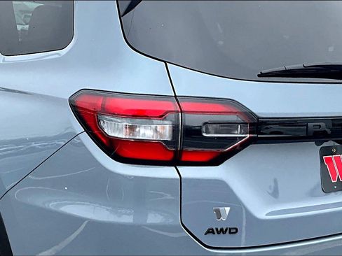 Used 2023 Honda Pilot TrailSport image 24