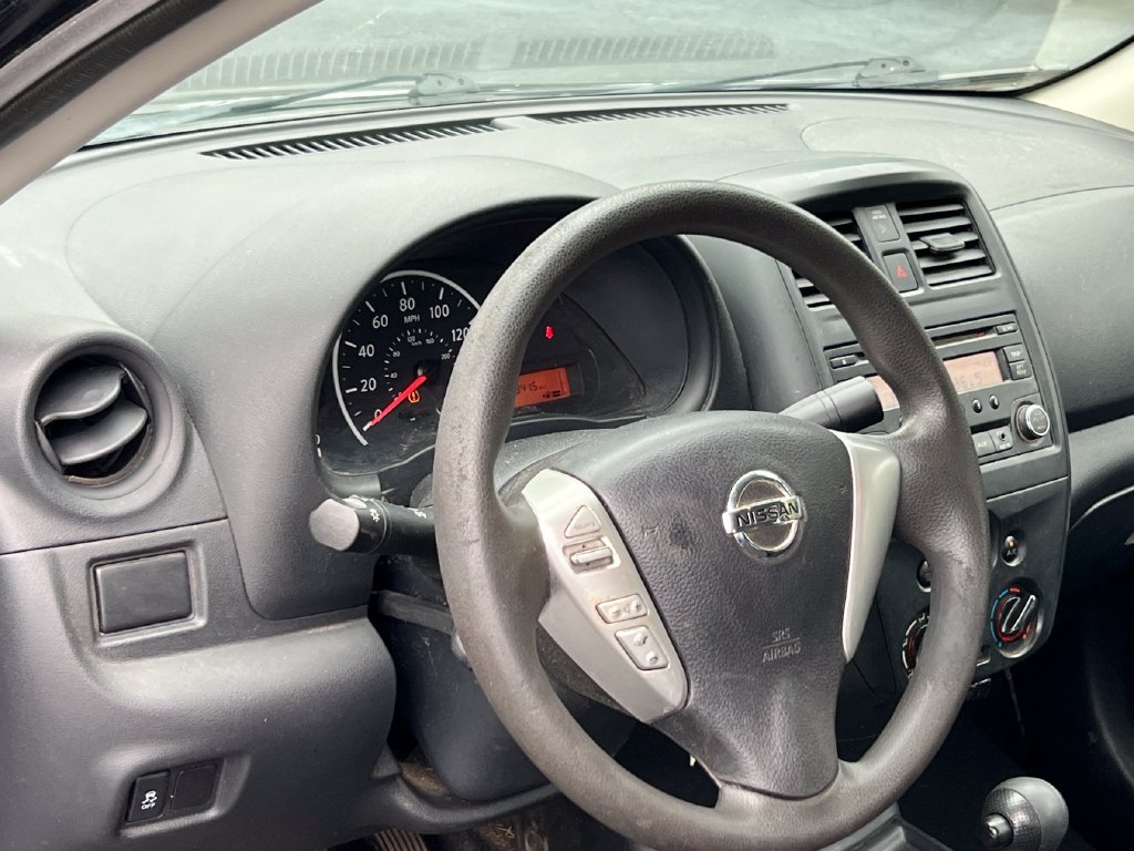 Used 2015 Nissan Versa S FWD image 9