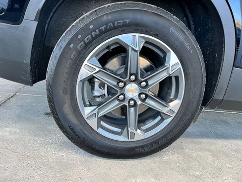 Used 2025 Chevrolet Blazer LT AWD/4WD image 13