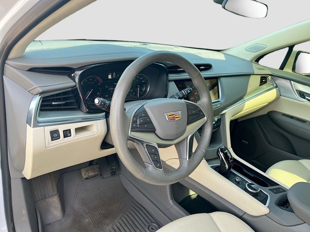 Used 2024 Cadillac XT5 Premium Luxury FWD image 9