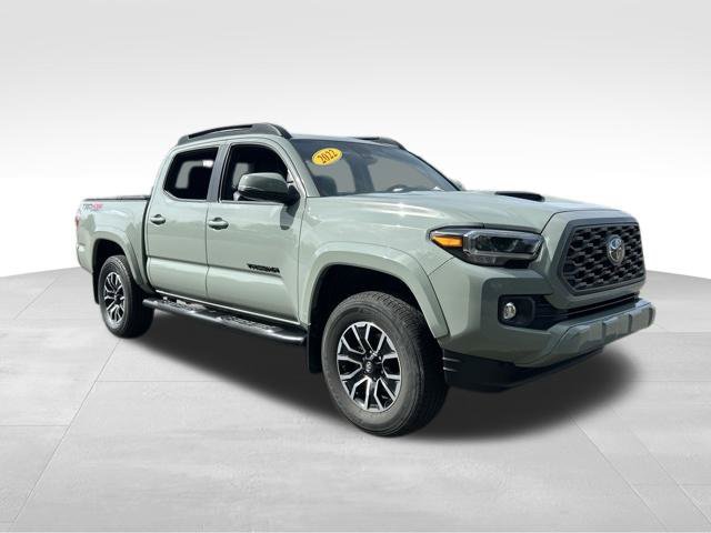 Used 2022 Toyota Tacoma TRD Sport w/ TRD Premium Sport Package AWD/4WD image 7