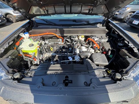 New 2025 Ford Maverick XLT image 33