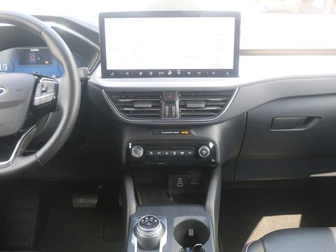 Certified 2024 Ford Escape Platinum AWD/4WD image 22