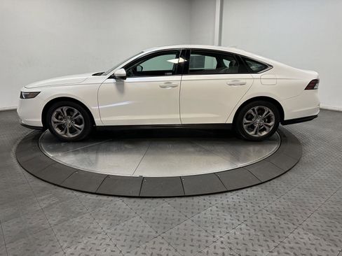 Certified 2023 Honda Accord EX image 8