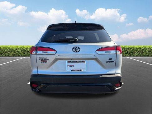 Certified 2024 Toyota Corolla Cross SE image 5