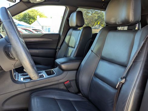 Used 2018 Jeep Grand Cherokee Limited image 14