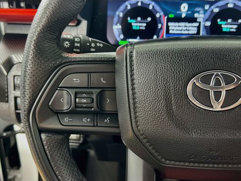 Used 2025 Toyota Tacoma TRD Pro AWD/4WD image 18