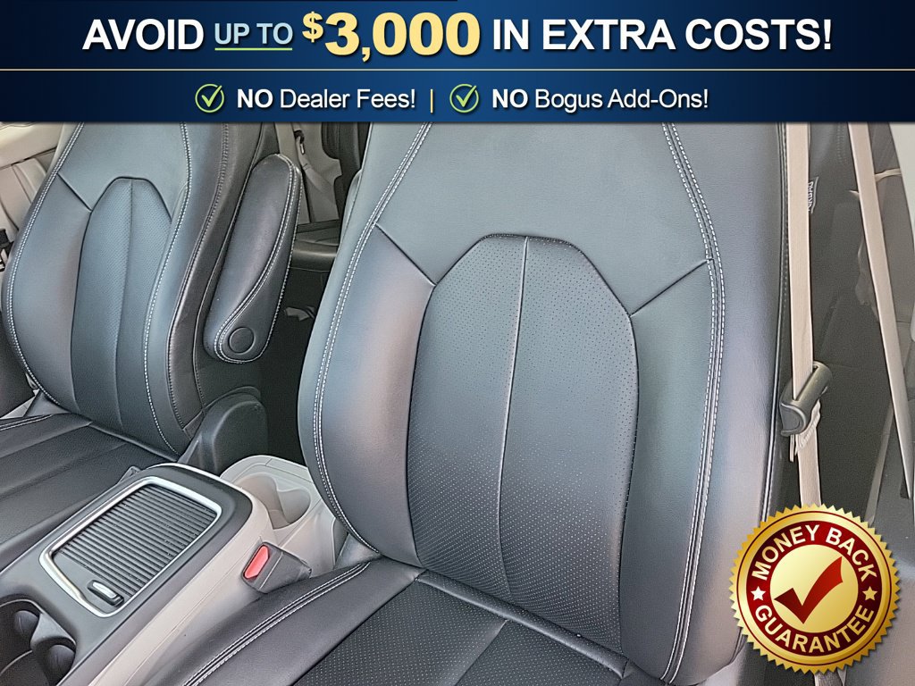 Used 2024 Chrysler Pacifica Touring-L FWD image 17