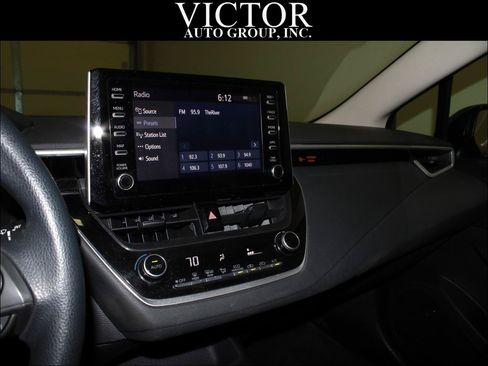 Used 2020 Toyota Corolla LE FWD image 21