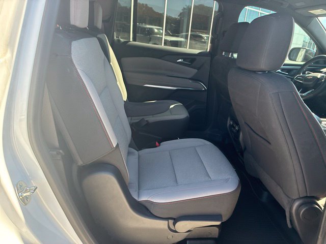 Used 2024 Chevrolet Traverse LT w/ LPO, Floor Liner Package FWD image 9