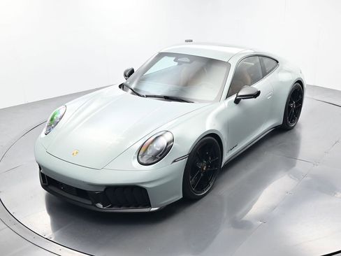 Certified 2026 Porsche 911 Carrera GTS RWD image 33