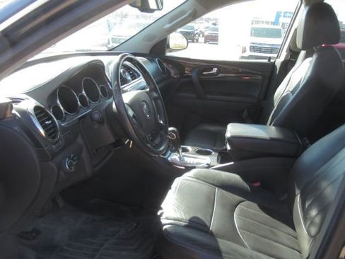 Used 2016 Buick Enclave Leather image 3