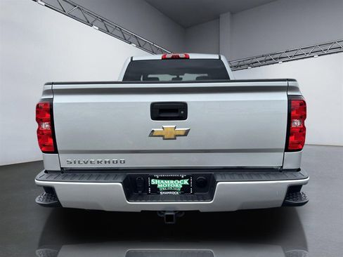 Used 2018 Chevrolet Silverado 1500 Custom w/ Custom Value Package AWD/4WD image 6