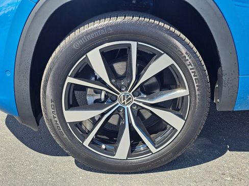 Certified 2025 Volkswagen Atlas Cross Sport SEL Premium R-Line AWD/4WD image 8