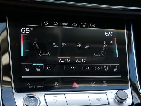 Used 2022 Audi Q8 Prestige image 23