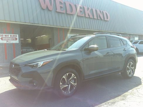 Used 2024 Subaru Crosstrek 2.0i Premium image 2
