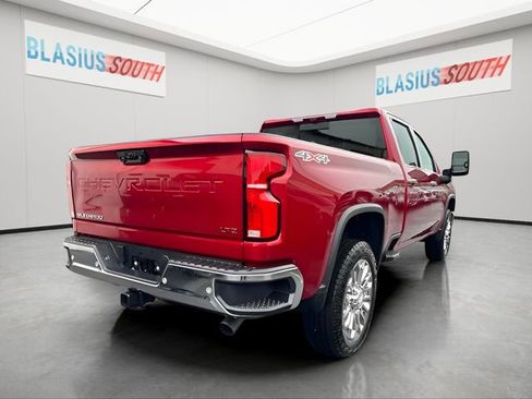 Used 2025 Chevrolet Silverado 2500 LTZ w/ LTZ Premium Package AWD/4WD image 3