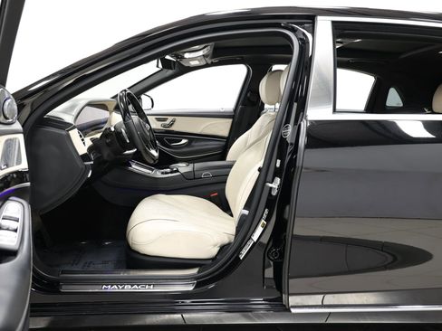 Used 2018 Mercedes-Benz Maybach S 560 4MATIC image 14