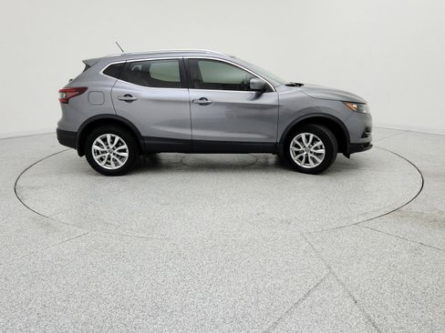 Used 2020 Nissan Rogue Sport SV image 4