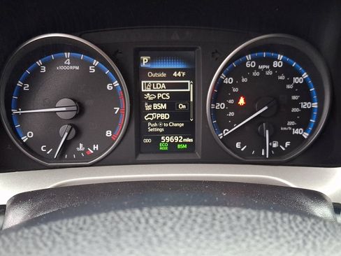 Used 2018 Toyota RAV4 XLE image 20