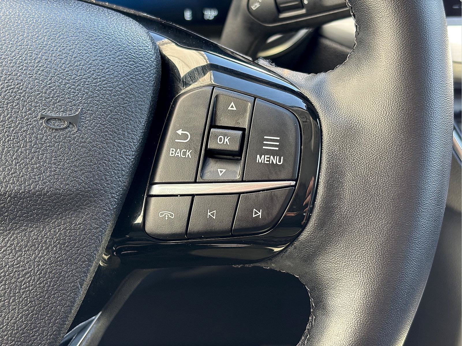 Used 2025 Ford Escape Platinum AWD/4WD image 34
