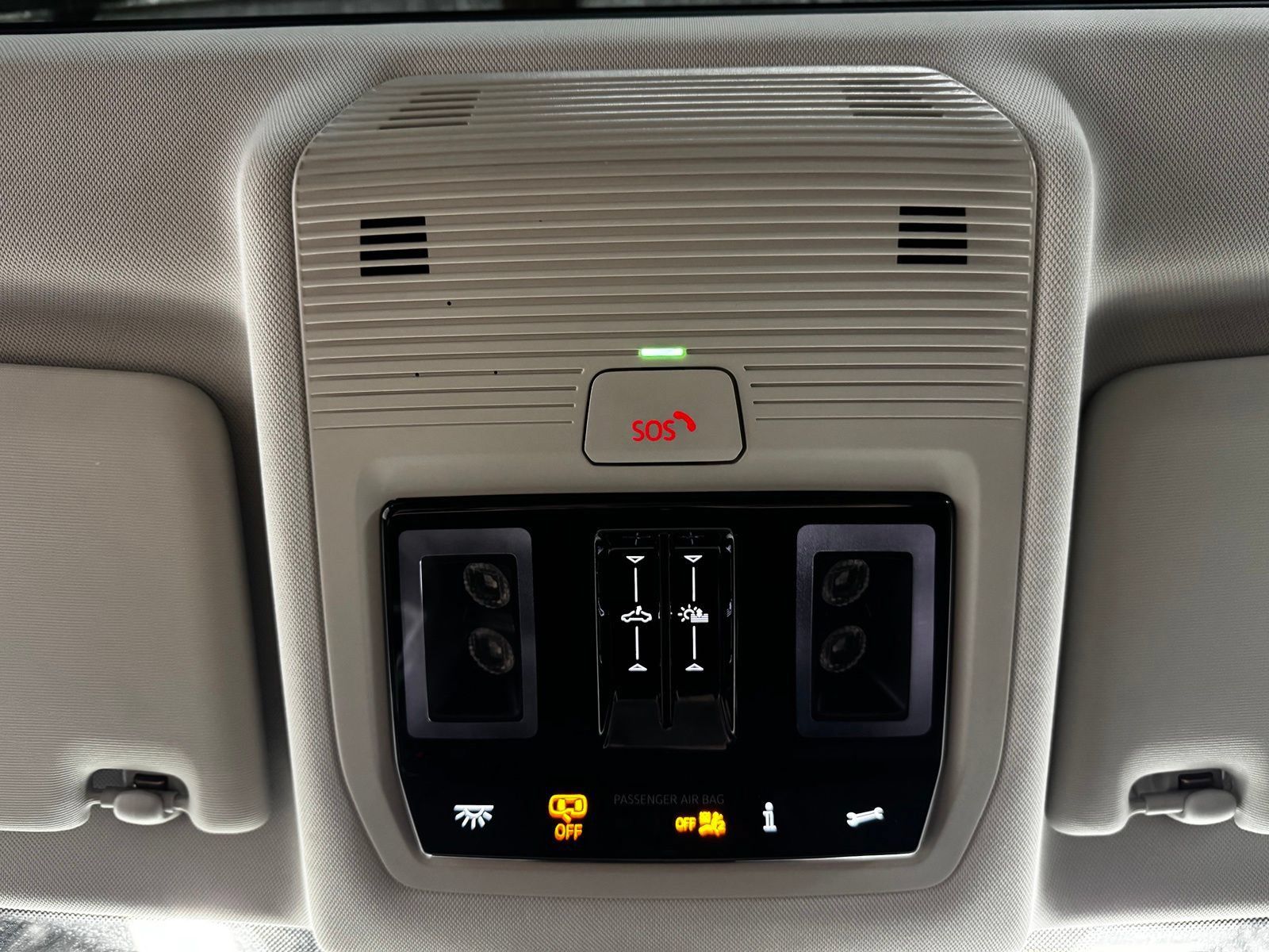 Used 2025 Volkswagen Tiguan SE AWD/4WD image 26