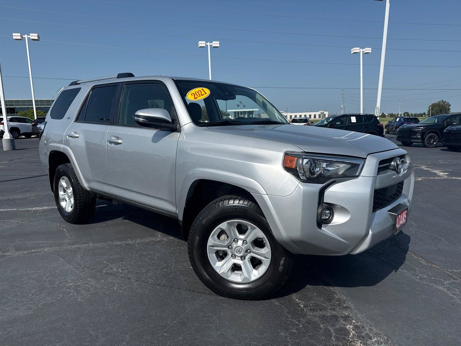 Used 2021 Toyota 4Runner SR5 Premium w/ Moonroof Package AWD/4WD image 2