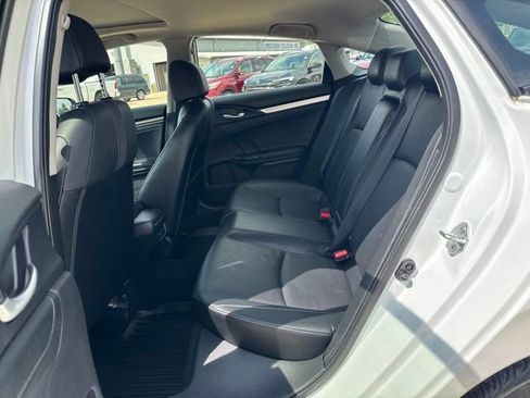 Used 2019 Honda Civic Touring image 21