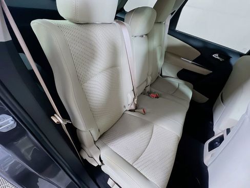 Used 2017 Dodge Journey SE image 23