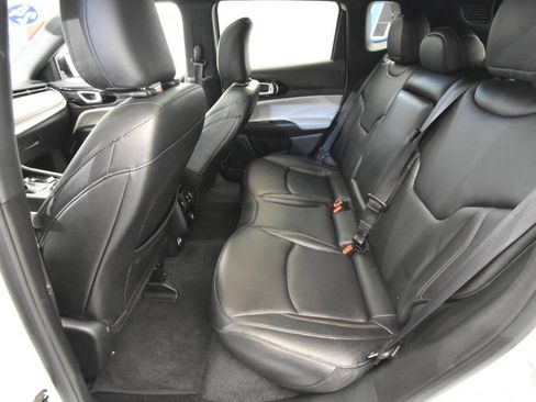 Used 2024 Jeep Compass Limited w/ Sun and Sound Group AWD/4WD image 17