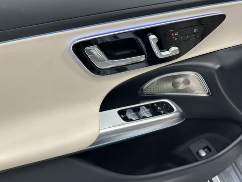 Used 2025 Mercedes-Benz E 350 Sedan image 10