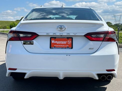 Used 2022 Toyota Camry SE FWD image 6