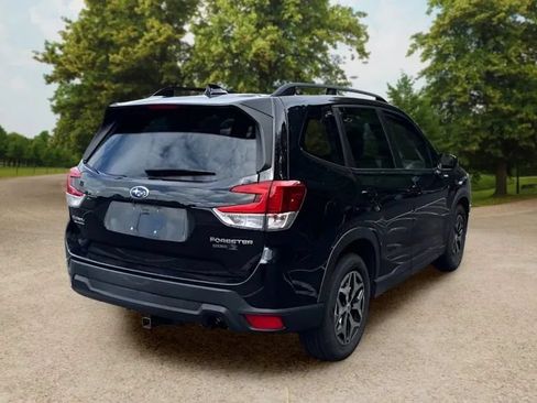Used 2019 Subaru Forester Premium w/ All-Weather Package AWD/4WD image 8