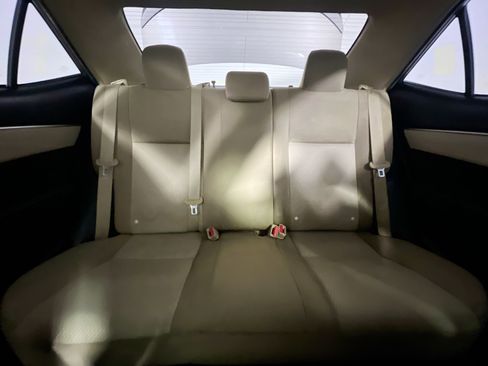 Used 2014 Toyota Corolla LE image 32