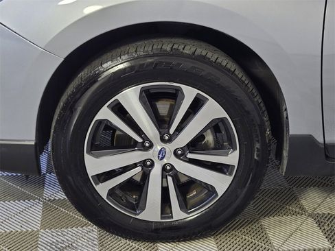 Used 2018 Subaru Outback 3.6R Limited image 5