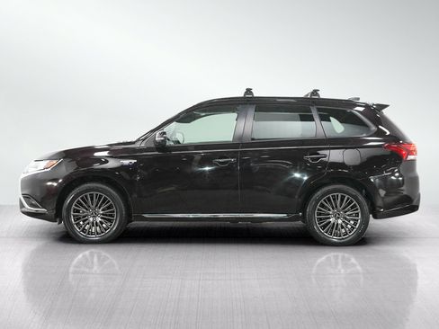 Used 2022 Mitsubishi Outlander 4WD Plug-In Hybrid image 2