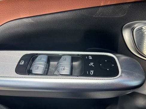 Used 2024 Mercedes-Benz GLC 300 4MATIC image 33