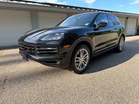 Certified 2024 Porsche Cayenne AWD/4WD image 39