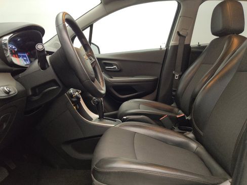 Used 2022 Chevrolet Trax LT AWD/4WD image 17