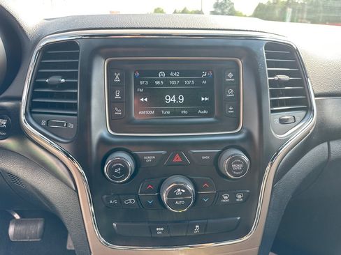 Used 2015 Jeep Grand Cherokee Laredo w/ Quick Order Package 23E AWD/4WD image 15
