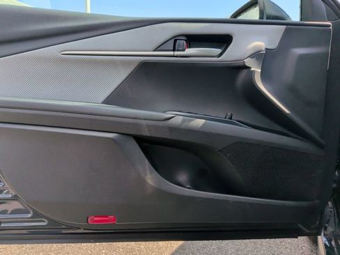 Used 2025 Toyota Camry SE FWD image 9