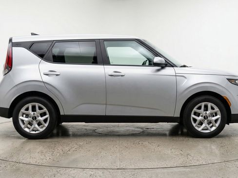 Used 2025 Kia Soul LX w/ LX Technology Package image 11