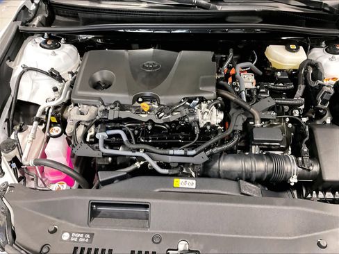 Used 2025 Toyota Camry SE image 33