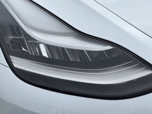 Used 2020 Tesla Model 3 Standard Range RWD image 10