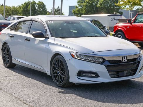 Used 2019 Honda Accord Touring image 30
